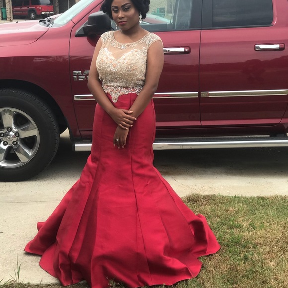 Beautiful Gown beaded material gown!